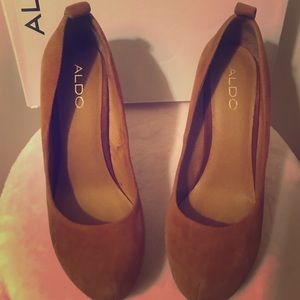 Aldo Caramel Suede Wedges !